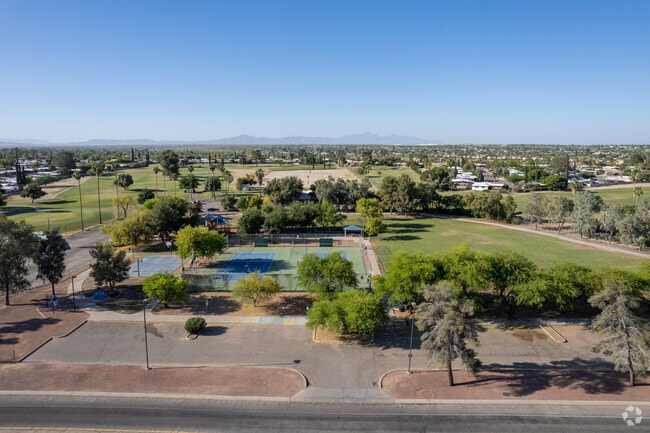 Rolling Hills Park have multiple tennis courts for residents to use.