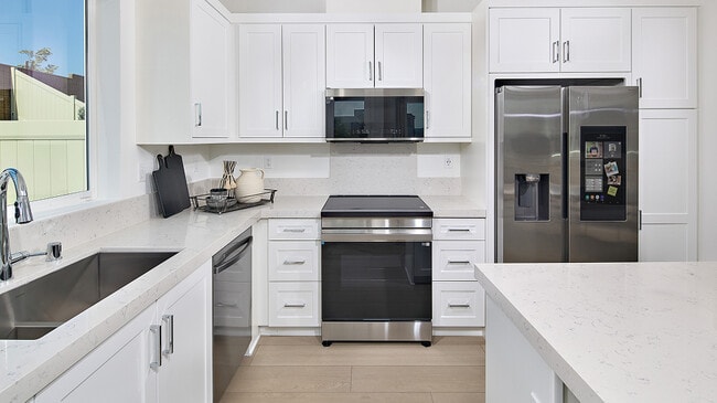 1052 Spike St, Chula Vista, CA 91911 - photo 3