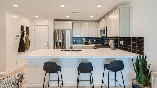 2326 Tate Ave, North Las Vegas, NV 89081 - photo 2