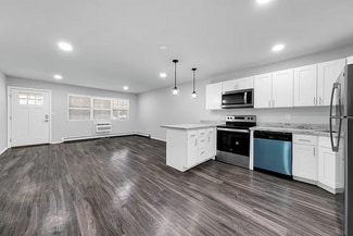 1-56 Noelle Ct, Amityville, NY 11701