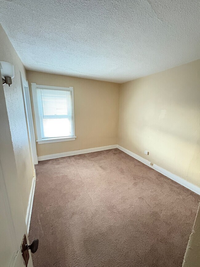 1380 Berdan Ave, Toledo, OH 43612 - photo 5