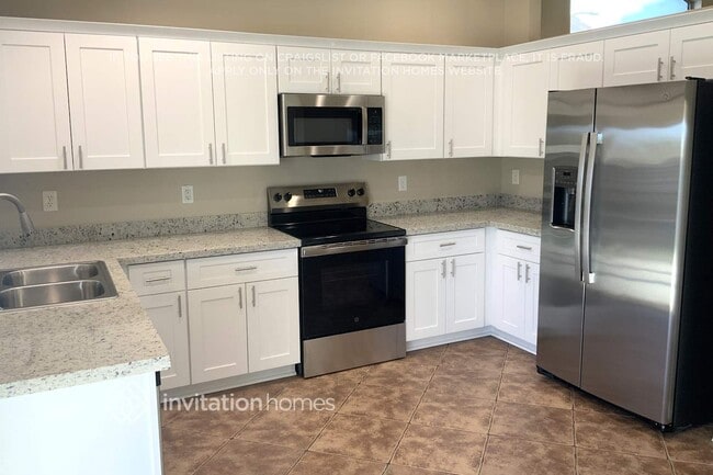 8703 N 112th Ave, Peoria, AZ 85345 - photo 4