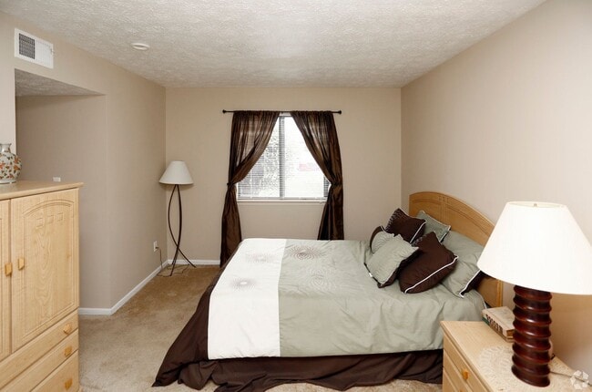 English Village Apartments, Indianapolis, IN 46239 - photo 3