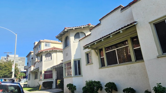 728 S Carondelet St unit 728, Los Angeles, CA 90057 - photo 2