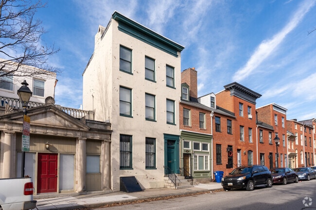 Ridgely's Delight has single-family row homes scattered throughout the neighborhood.