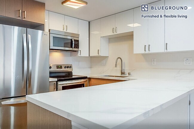 2106 Manhattan Beach Blvd unit FL0-ID10198A, Redondo Beach, CA 90278 - photo 6