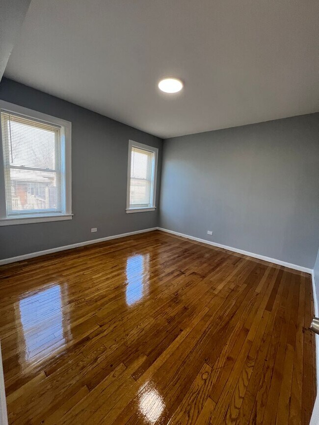 7152 S East End Ave, Chicago, IL 60649 - photo 2