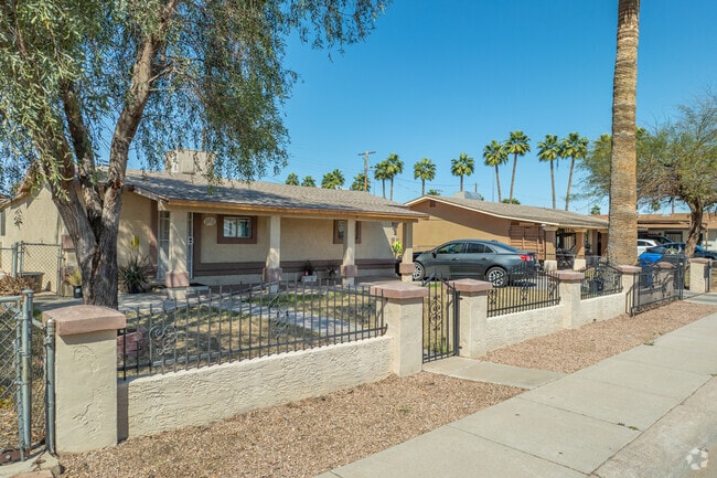Avondale Gateway has ranch-style homes with gated yards.