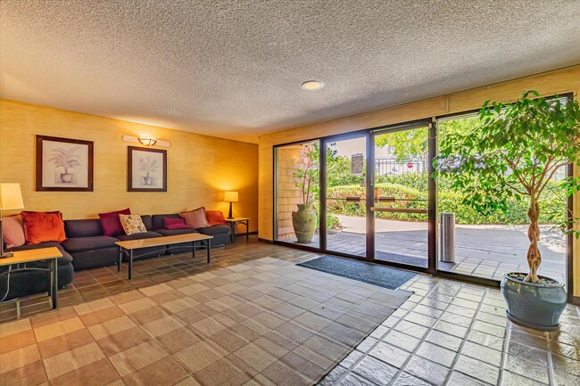 25676 University Ct unit University, Hayward, CA 94542 - photo 2