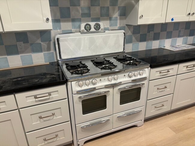 328 Jordan Ave, Ventura, CA 93001 - photo 6