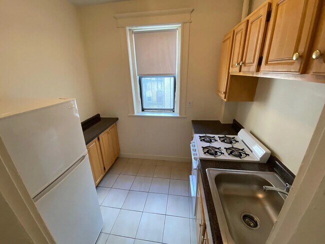 1148 Commonwealth Ave unit 10, Allston, MA 02134 - photo 6