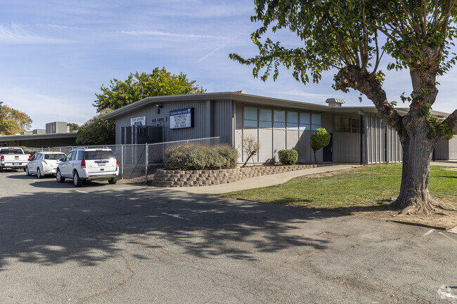 Oak Grove Middle School is part of the Mount Diablo Unified school district.