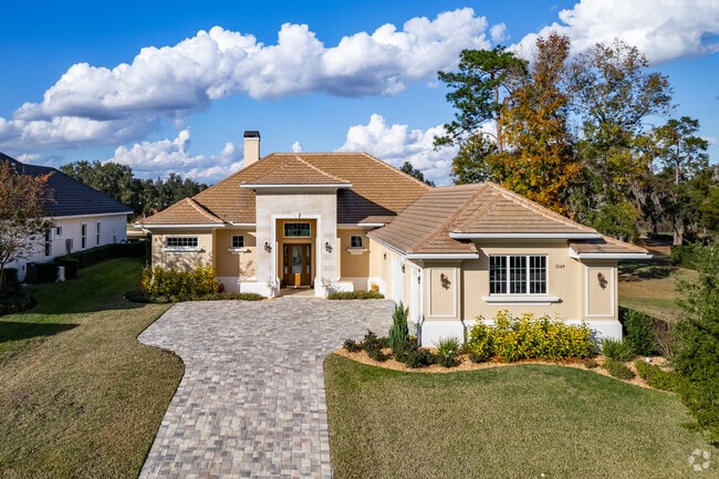 Magnificent large home in the neighborhood of Golden Ocala Golf & Equestrian Club in Ocala.