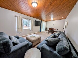 114 Maple Manor Dr, Syracuse, NY 13212