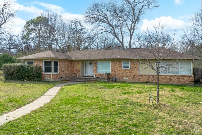 Single story rancher are a common housing style in Rayzor Ranch.