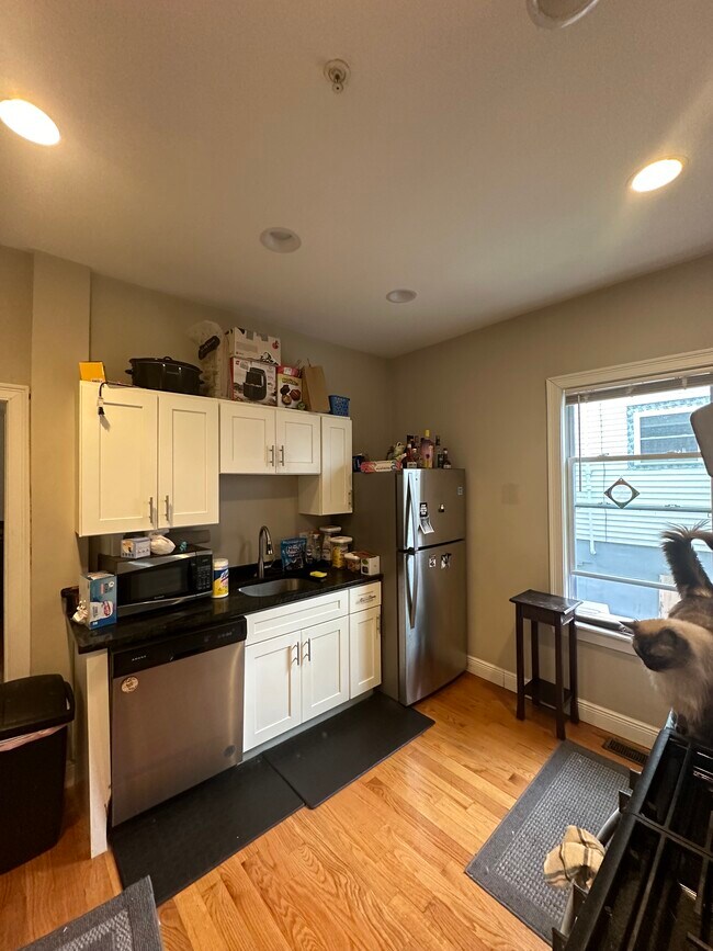 171 Walnut St unit 2, Somerville, MA 02145 - photo 3