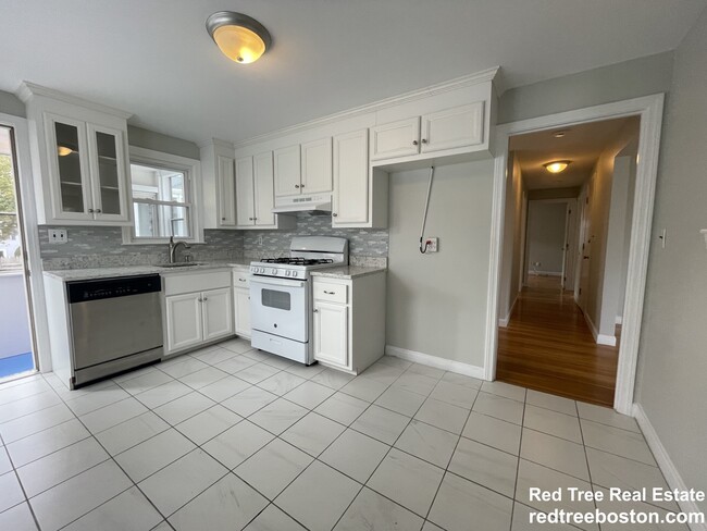 59 Desoto Rd unit 3, West Roxbury, MA 02132 - photo 7