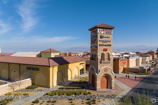 Tejon Outlets, just a short trip away from Lebec, your shopping destination.