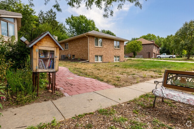 There is a little library for all to enjoy in Colonial Hills.