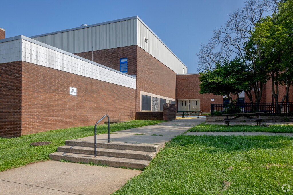 North Bend Elementary/Middle School building in Westgate.