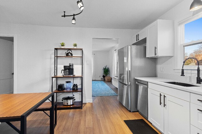 914 Quincy St unit 914, Sturgeon Bay, WI 54235 - photo 5