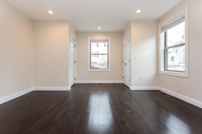 476 Fulton St unit 476, Medford, MA 02155 - photo 4