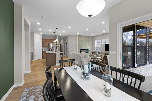 5669 White Pine Ln, Fairfield Township, OH 45011 - photo 3