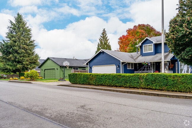 Contemporary homes offering a blend of comfort and Southeast Capitol Boulevard convenience.