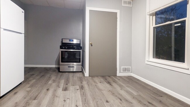 145 W Benson St unit 1, Cincinnati, OH 45215 - photo 6