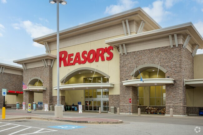 North Bixby residents can shop at Reasor's.
