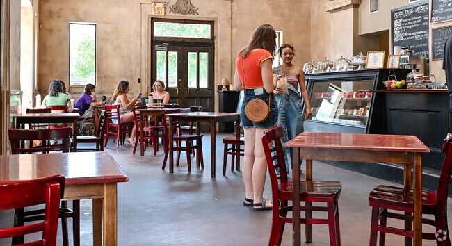 Rue de la Course offers plenty of seating and a lively atmosphere.