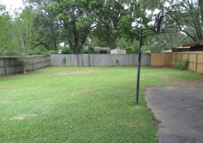 6260 Cottage Crest Ln, Mobile, AL 36609 - photo 2