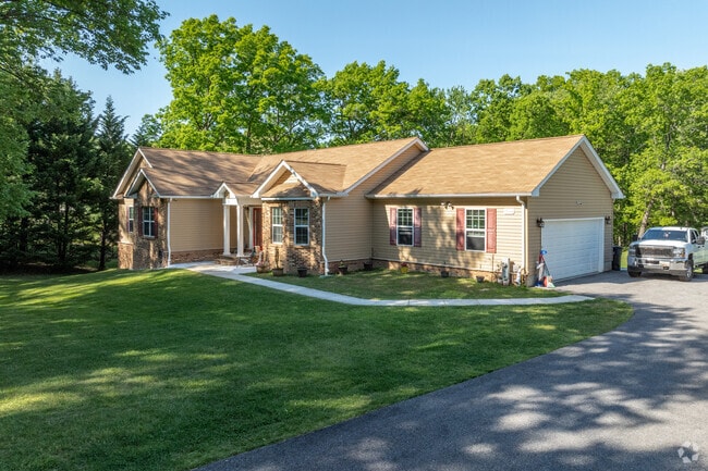 Live in a nice rancher in Jessup.