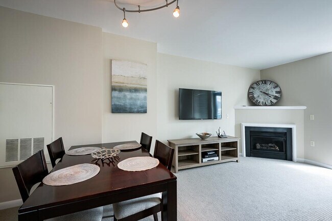 Continental Ballston unit ID423P, Arlington, VA 22203 - photo 3