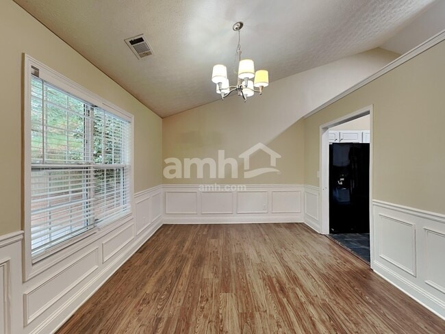 2710 Meadow Gate Way, Loganville, GA 30052 - photo 5