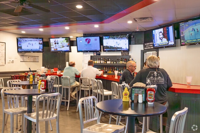 Hungary Hillsdale residents frequent Heroes Sports Bar & Grille for lunch.
