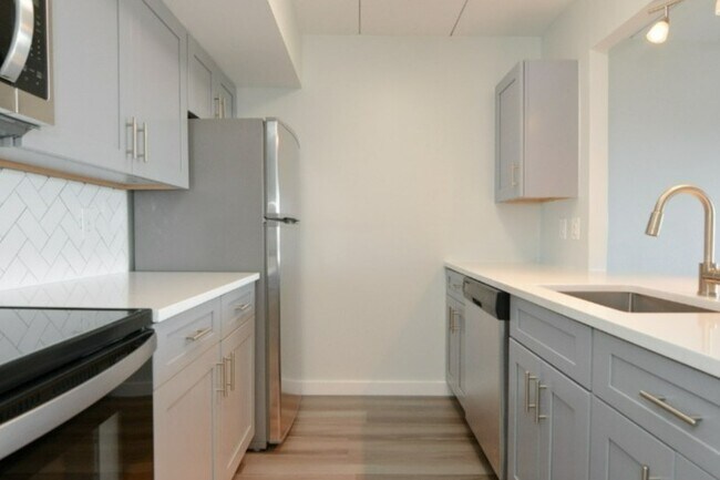 Reservoir Towers, Brighton, MA 02135 - photo 4