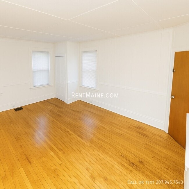 75 Ohio St unit 6, Bangor, ME 04401 - photo 2