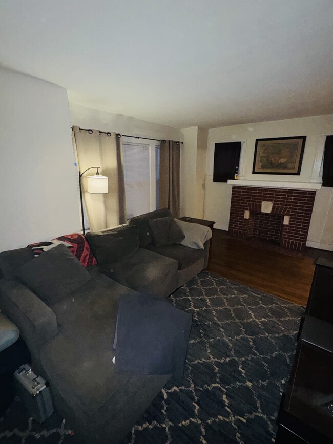 263 Victoria Blvd Unit Upper Apartment, Kenmore, NY 14217