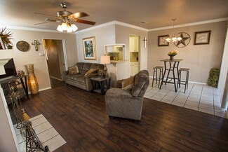 211 MacKechney St, Nacogdoches, TX 75965