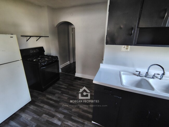 1325 W 10th St unit 1325, Anderson, IN 46016 - photo 5