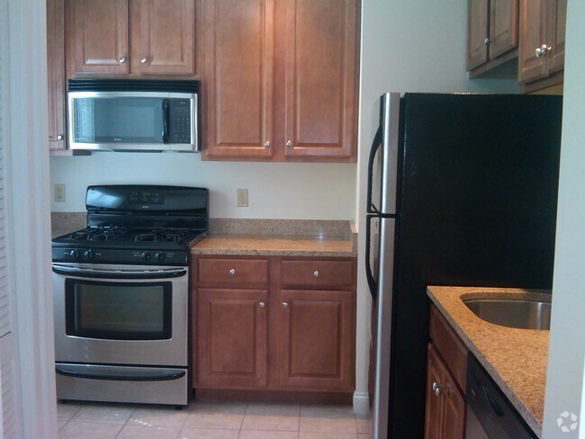 The Residences at Buttonwood, New Bedford, MA 02740 - photo 3