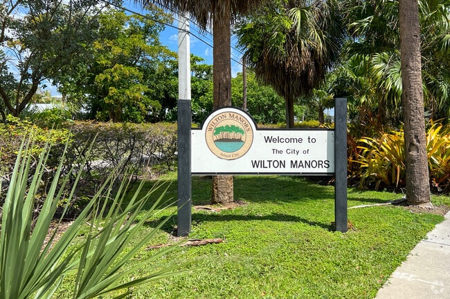 Experience the beauty of Wilton Manors neighborhood in Florida.