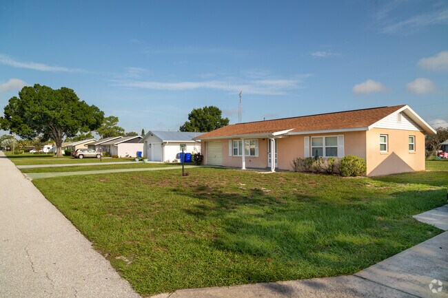 Sebring Hills has a vibrant middle class population.