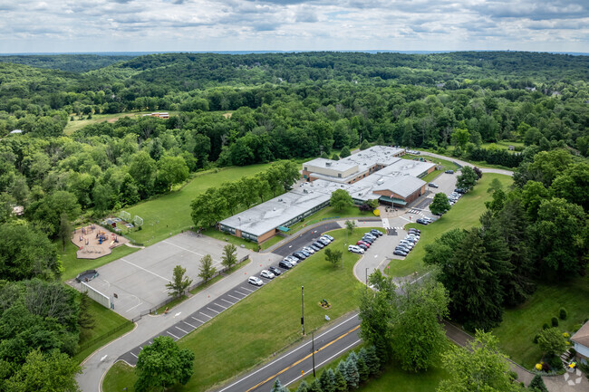 Mt. Horeb School is conveniently located in Warren, and allows for easy pick up and drop off.