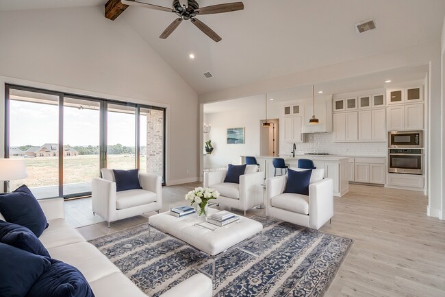 561 Royal Santana Run unit 38708880, Weatherford, TX 76087 - photo 5