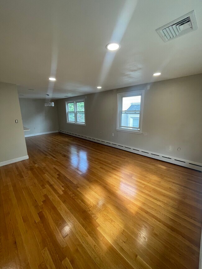 81 Nichols Ave, Watertown, MA 02472 - photo 5