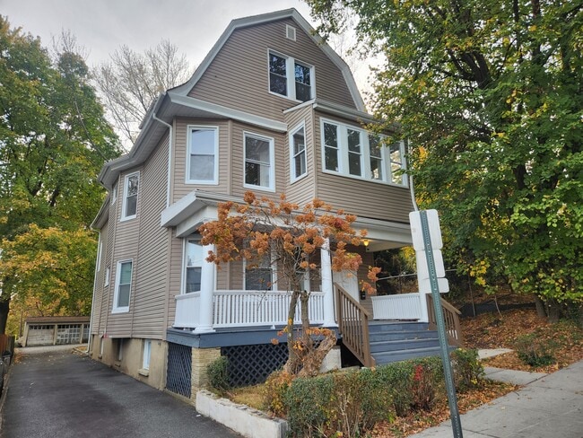 68 Llewellyn Ave unit 3 Bedroom - unit 1, West Orange, NJ 07052 - photo 3