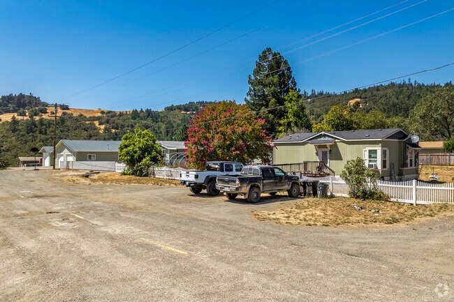 The small community of Alderpoint has small bungalows and manufactured homes.