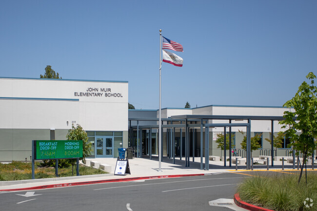 John Muir is a newer campus next to Downtown Martinez with 250 kids, which means a great teacher to child ratio.
